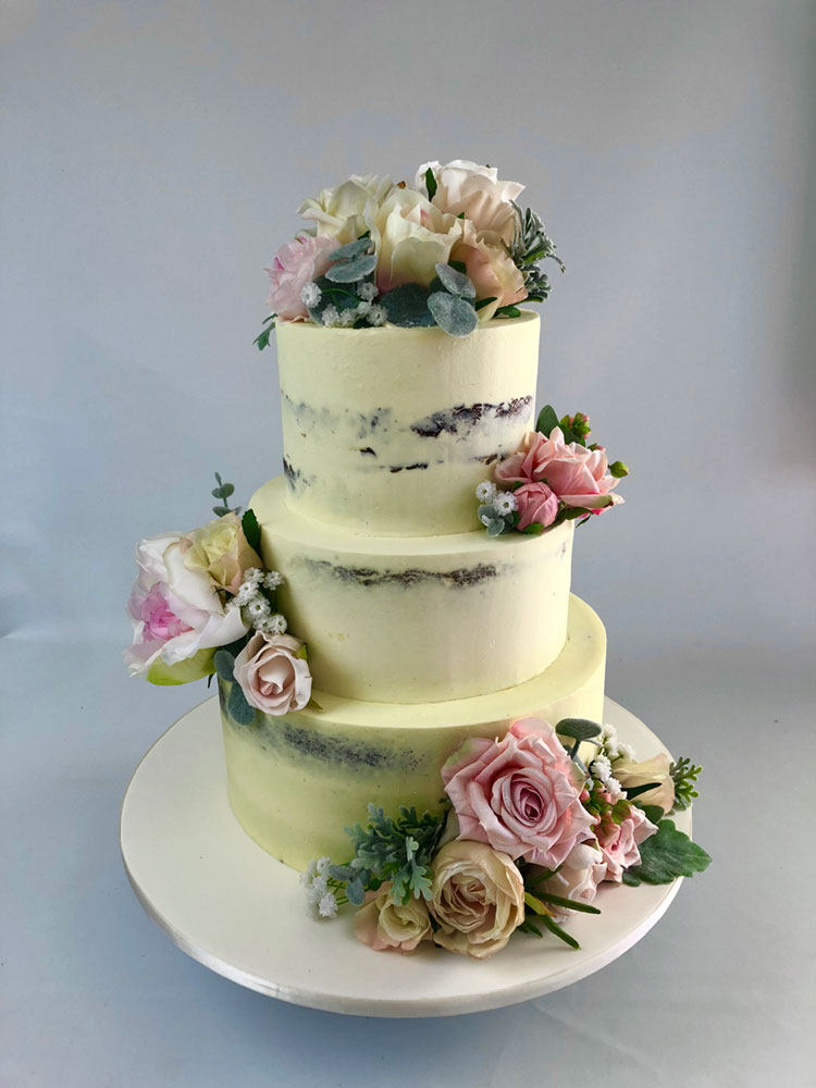Rustic Floral Smooth wedding cake